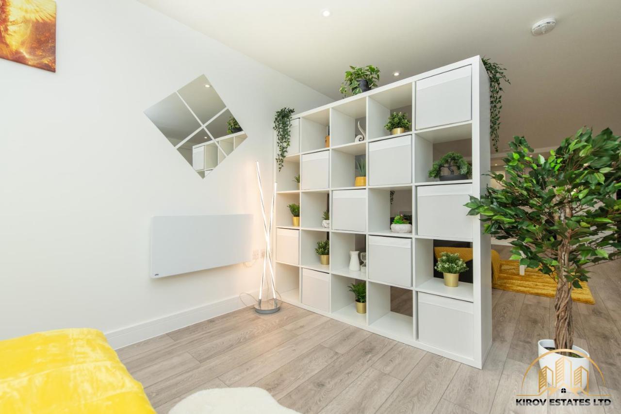Hermes Apartment - The Messenger Of Town Southampton Esterno foto