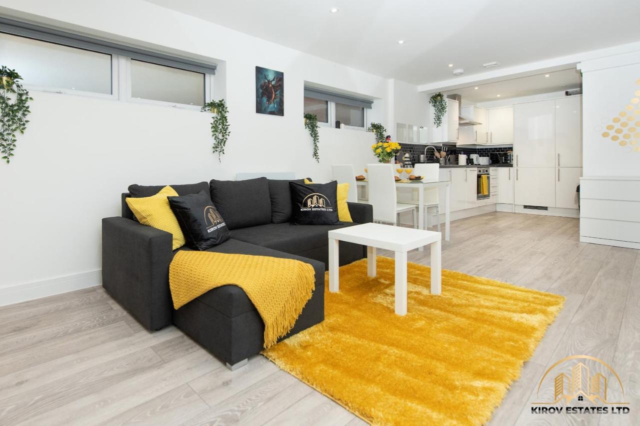 Hermes Apartment - The Messenger Of Town Southampton Esterno foto